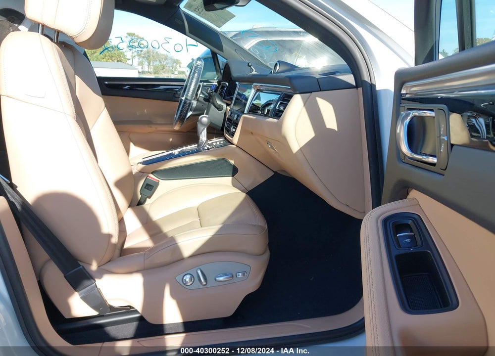 2021 PORSCHE MACAN VIN: WP1AA2A58MLB17349