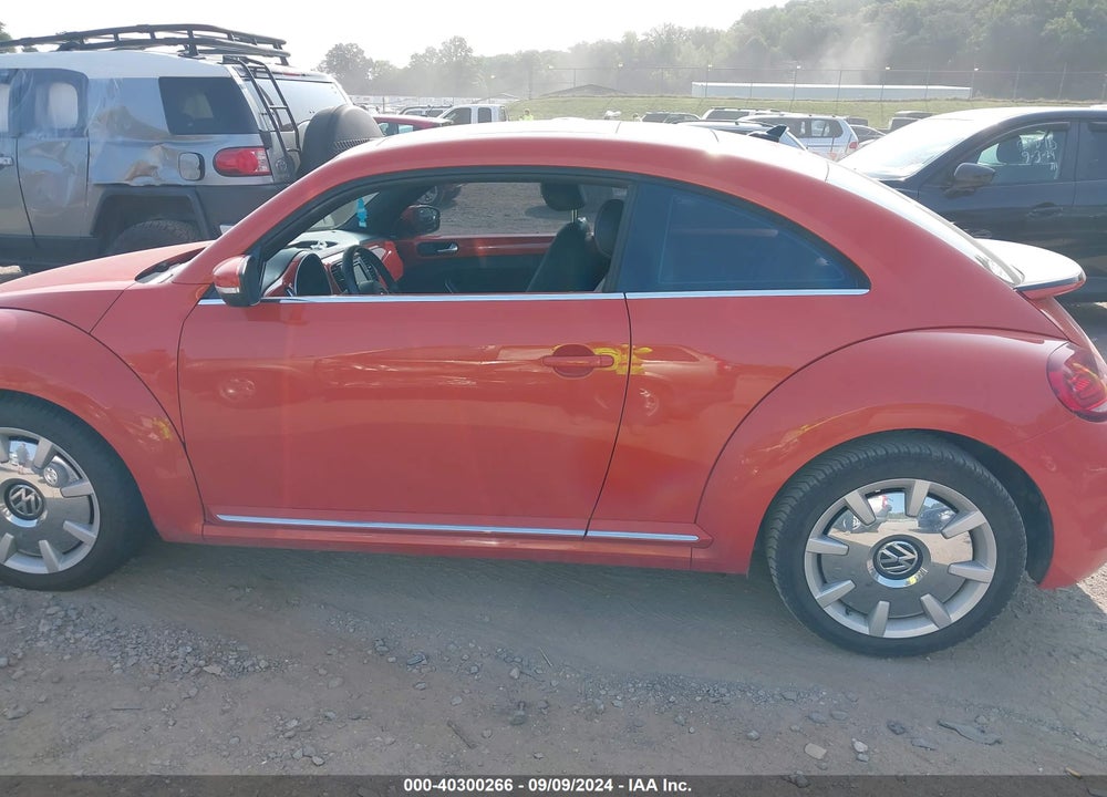 2019 VOLKSWAGEN BEETLE 2.0T SE VIN: 3VWJD7AT8KM719391