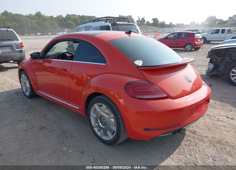 2019 VOLKSWAGEN BEETLE 2.0T SE VIN: 3VWJD7AT8KM719391