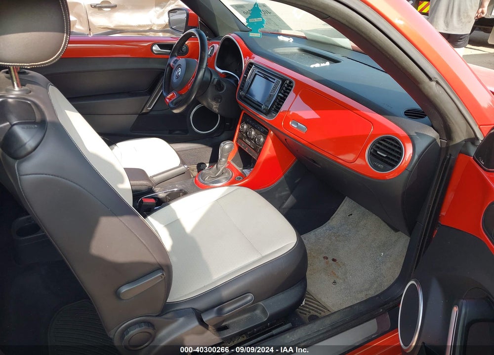 2019 VOLKSWAGEN BEETLE 2.0T SE VIN: 3VWJD7AT8KM719391
