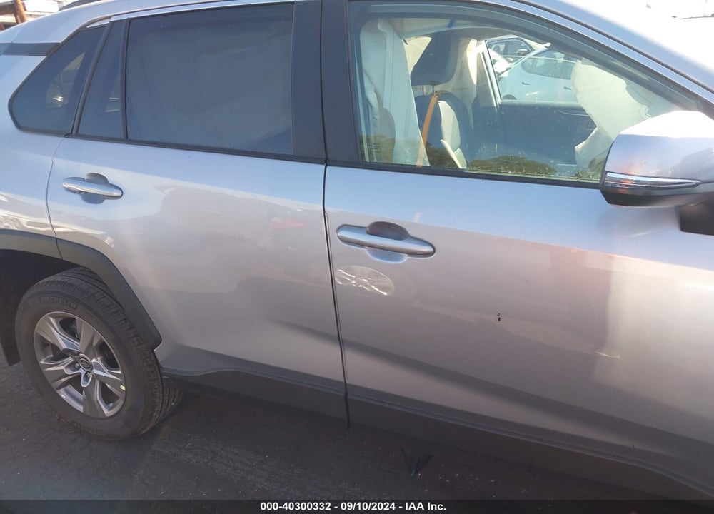2024 TOYOTA RAV4 XLE VIN: 2T3W1RFV6RC275591