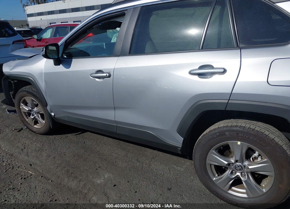 2024 TOYOTA RAV4 XLE VIN: 2T3W1RFV6RC275591
