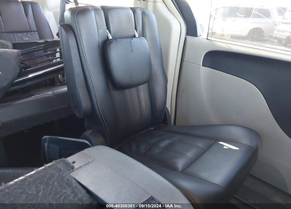 2016 CHRYSLER TOWN & COUNTRY TOURING-L ANNIVERSARY EDITION VIN: 2C4RC1CG9GR158253