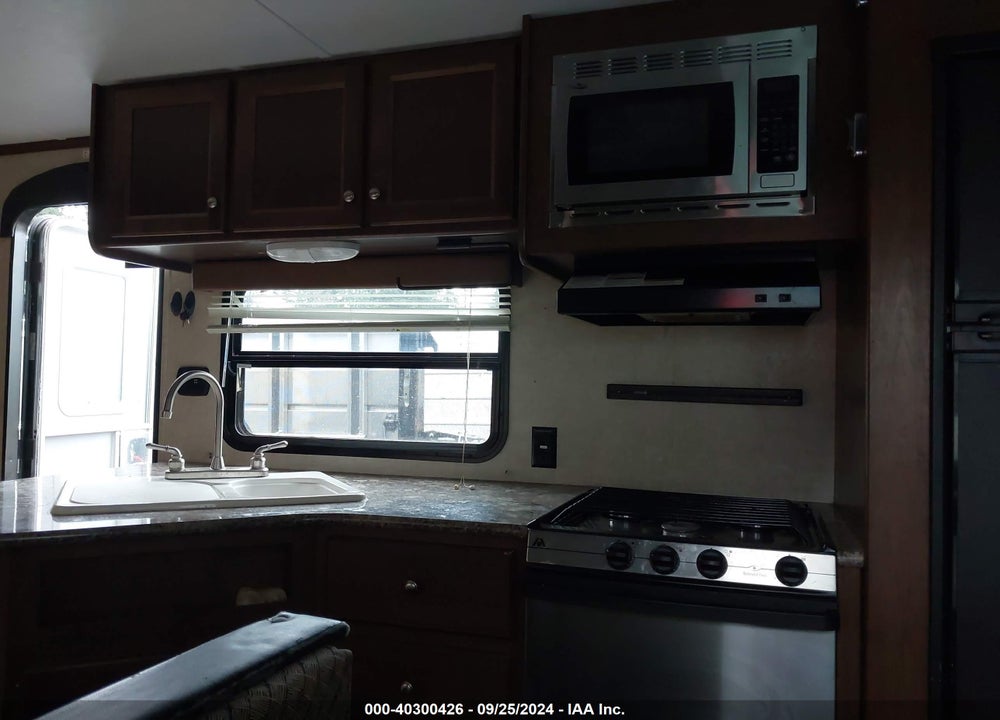 2015 KEYSTONE HIDEOUT M-26BHS VIN: 4YDT26B26FN205520
