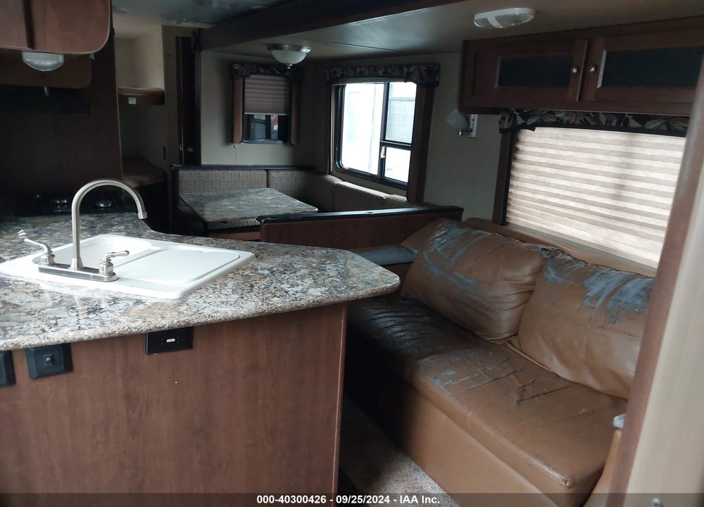 2015 KEYSTONE HIDEOUT M-26BHS VIN: 4YDT26B26FN205520