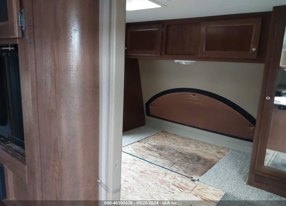 2015 KEYSTONE HIDEOUT M-26BHS VIN: 4YDT26B26FN205520