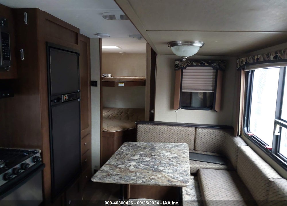 2015 KEYSTONE HIDEOUT M-26BHS VIN: 4YDT26B26FN205520
