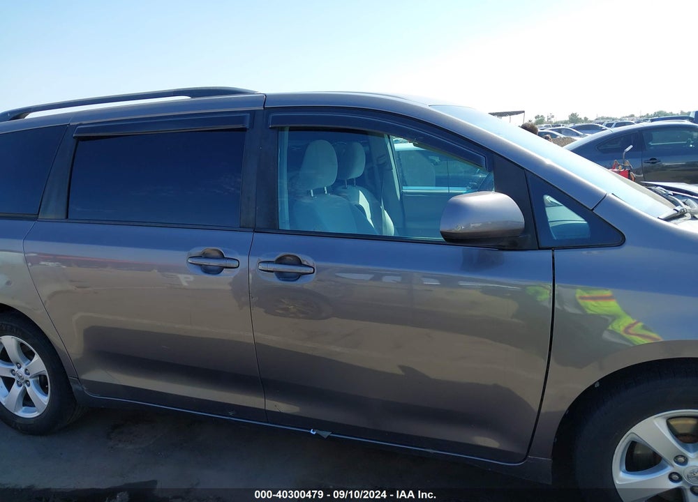 2015 TOYOTA SIENNA LE 8 PASSENGER VIN: 5TDKK3DC2FS660975