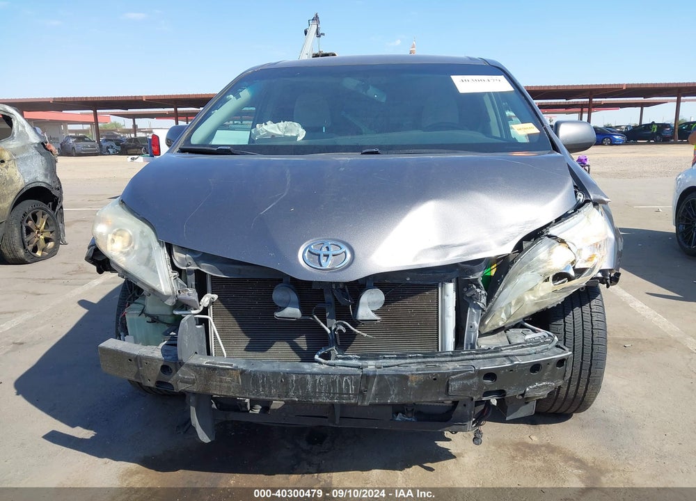 2015 TOYOTA SIENNA LE 8 PASSENGER VIN: 5TDKK3DC2FS660975