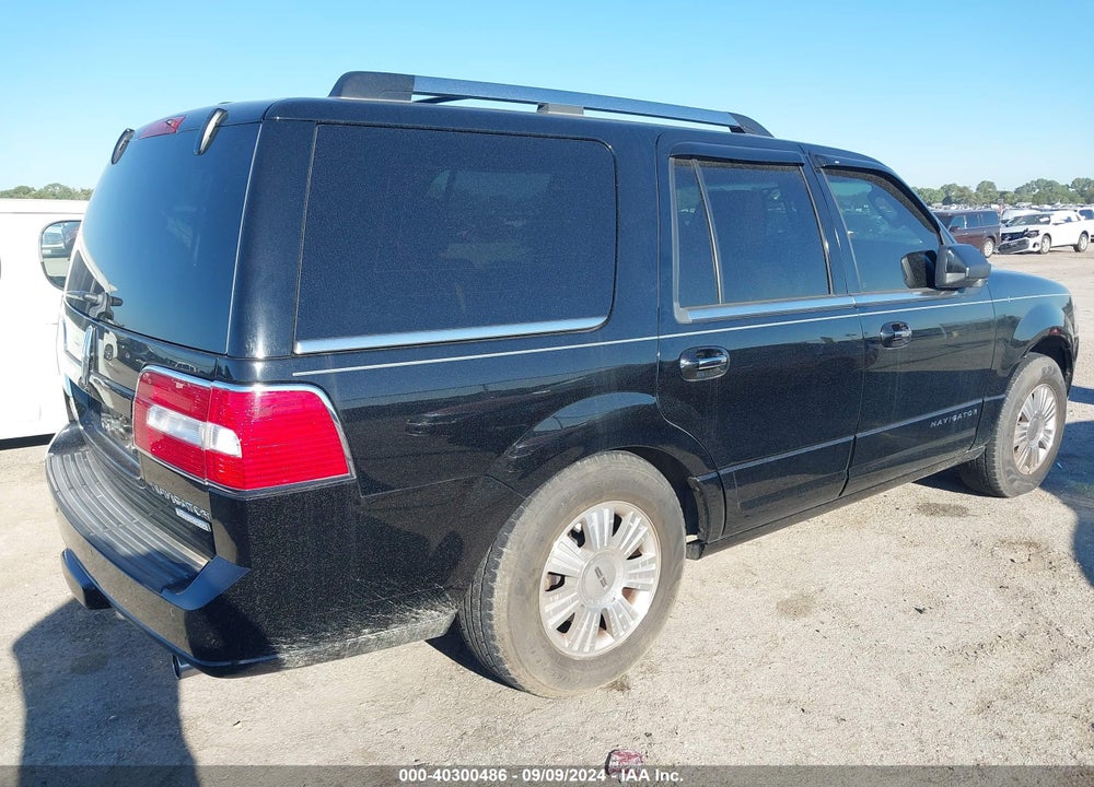 2011 LINCOLN NAVIGATOR VIN: 5LMJJ2H5XBEJ10372