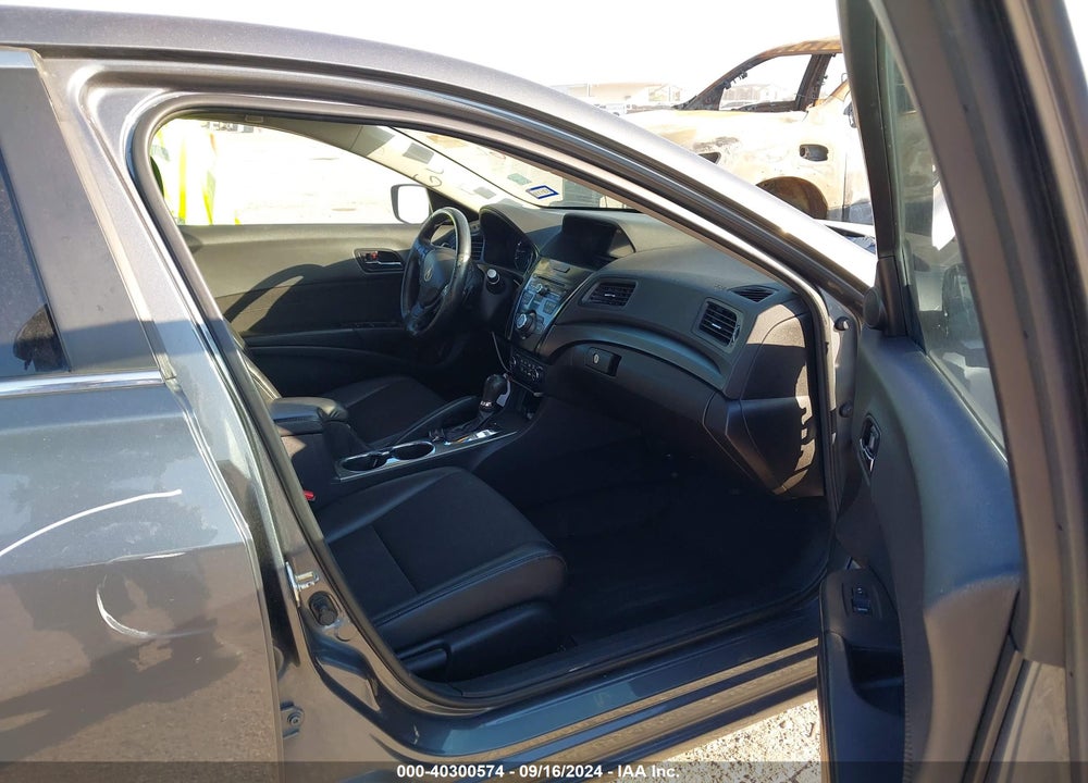 2013 ACURA ILX 2.0L VIN: 19VDE1F37DE014994
