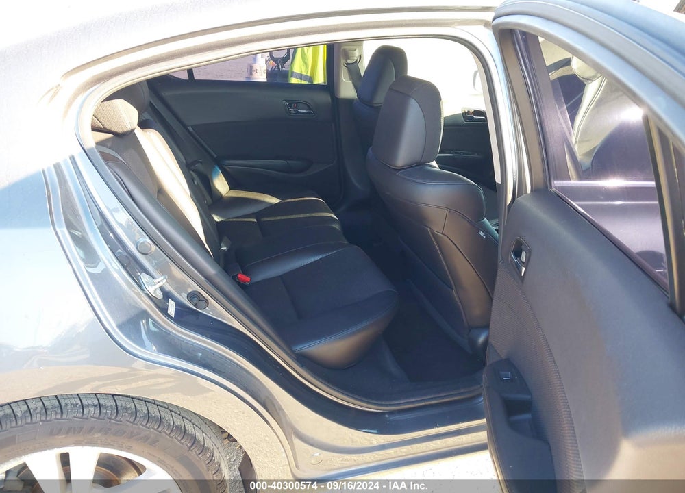 2013 ACURA ILX 2.0L VIN: 19VDE1F37DE014994