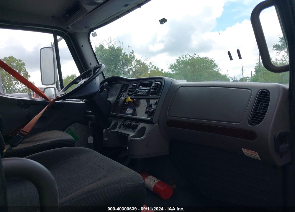 2012 FREIGHTLINER M2 106 MEDIUM DUTY VIN: 1FVACWDT6CHBS8694