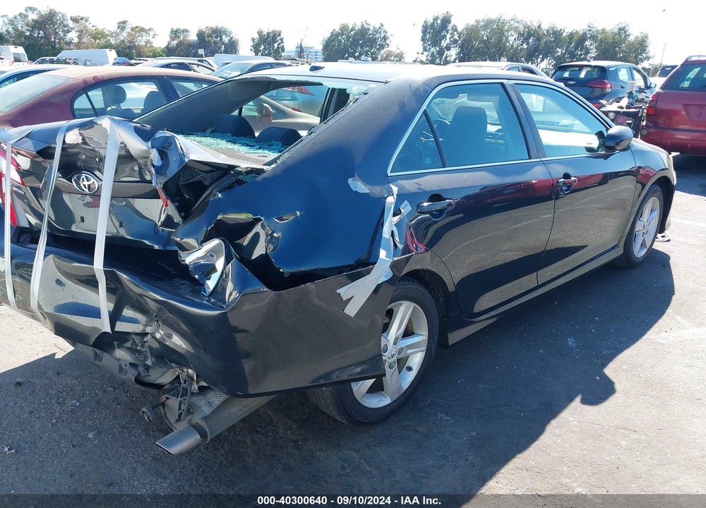 2013 TOYOTA CAMRY SE VIN: 4T1BF1FK3DU218823