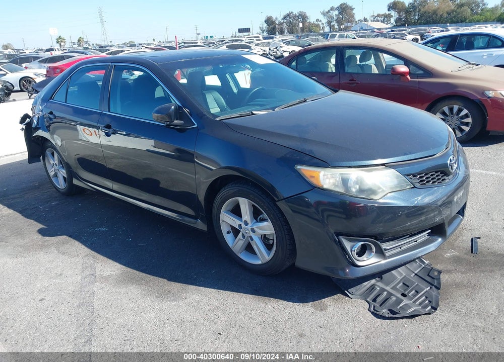 2013 TOYOTA CAMRY SE VIN: 4T1BF1FK3DU218823
