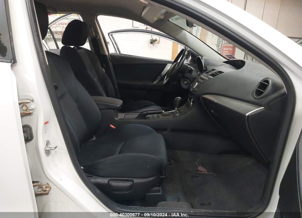 2010 MAZDA 3 S SPORT VIN: JM1BL1S67A1196098