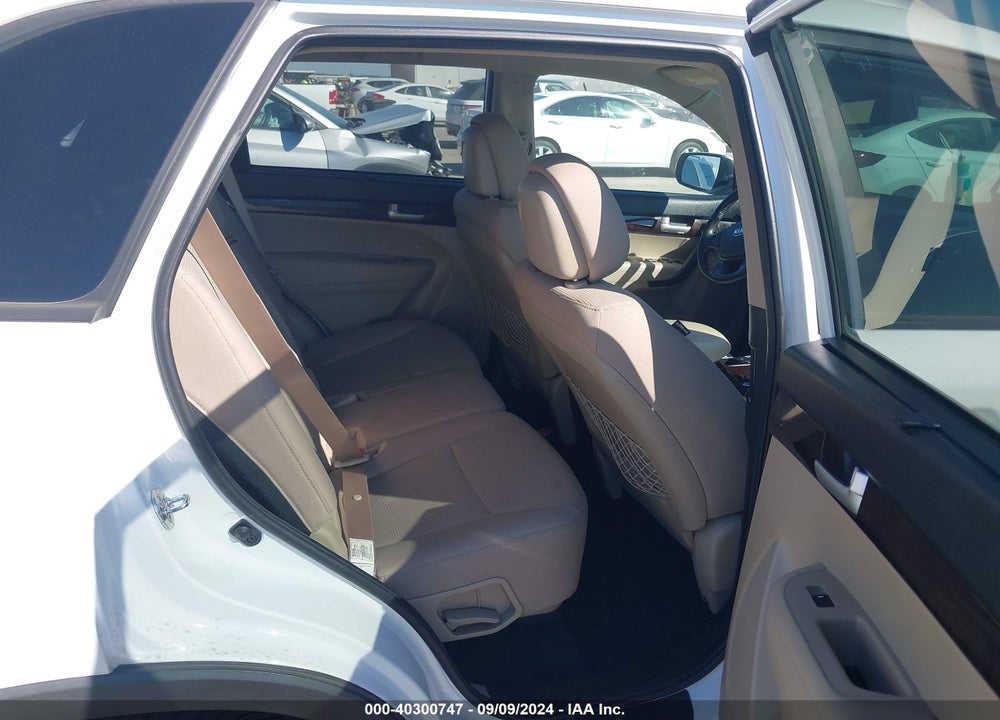 2015 KIA SORENTO LX VIN: 5XYKT3A68FG579911