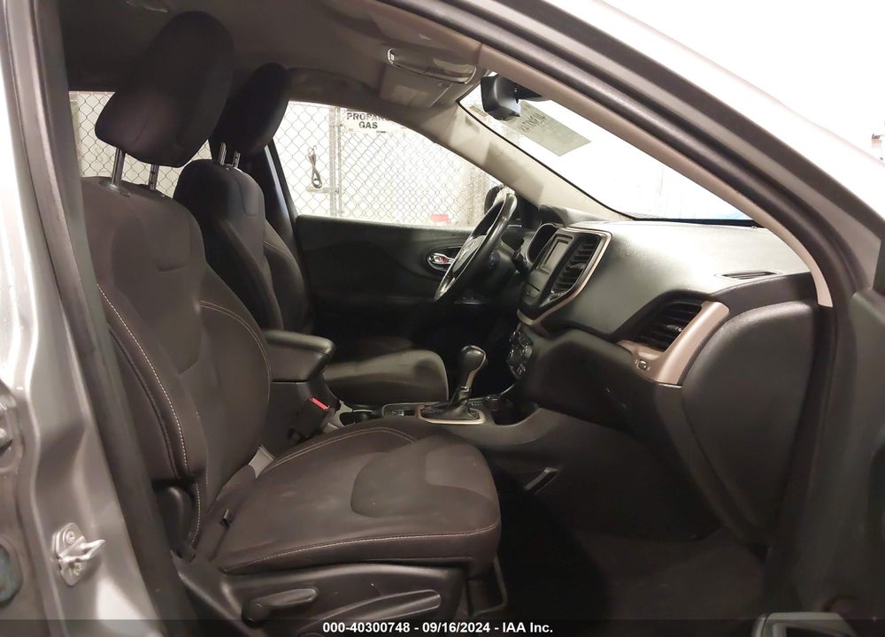 2015 JEEP CHEROKEE VIN: 1C4PJMCB8FW682244