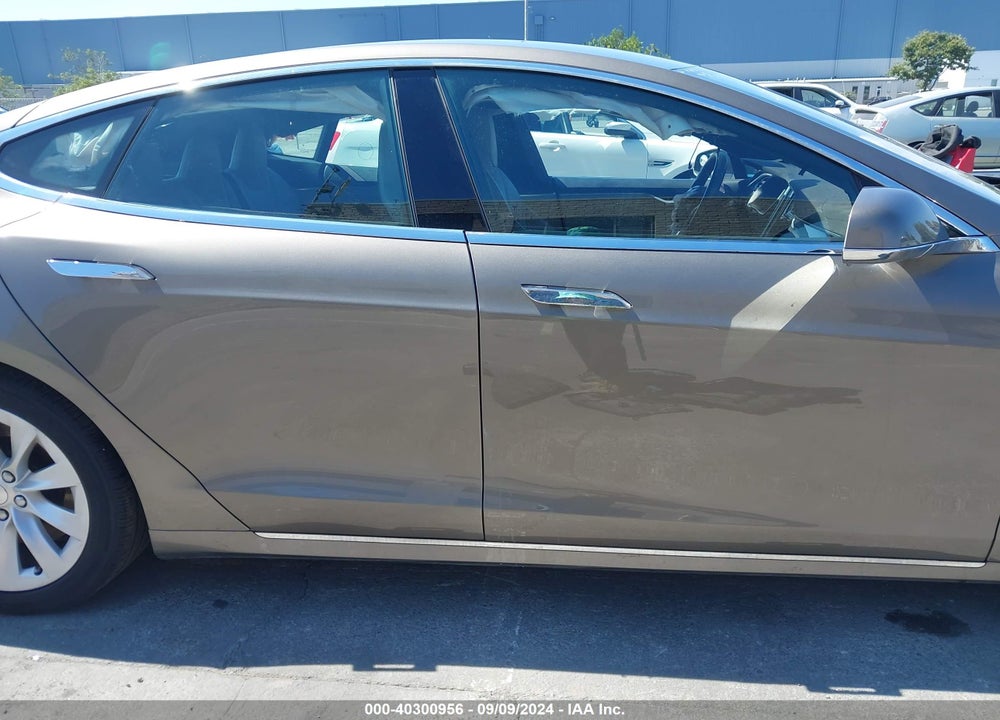 2016 TESLA MODEL S VIN: 5YJSA1E23GF139220