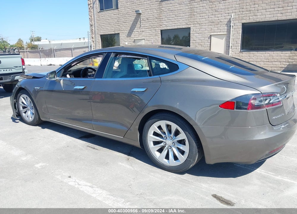 2016 TESLA MODEL S VIN: 5YJSA1E23GF139220