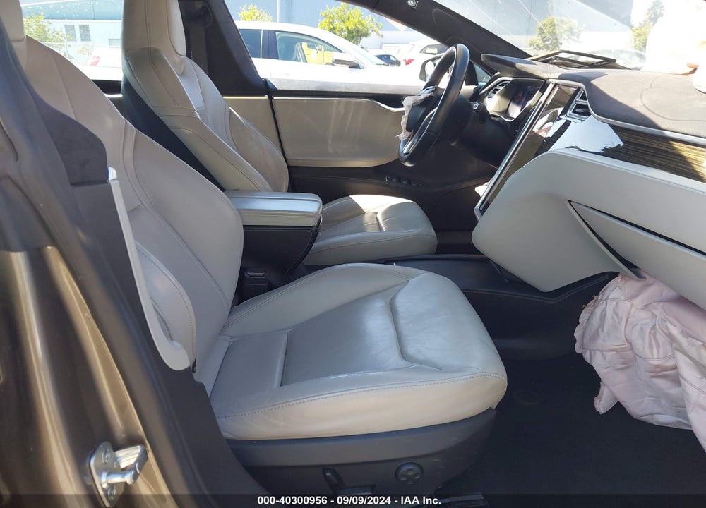 2016 TESLA MODEL S VIN: 5YJSA1E23GF139220