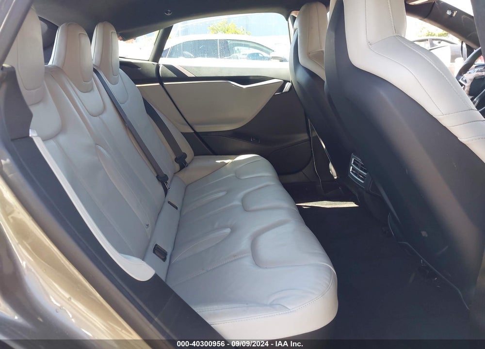 2016 TESLA MODEL S VIN: 5YJSA1E23GF139220