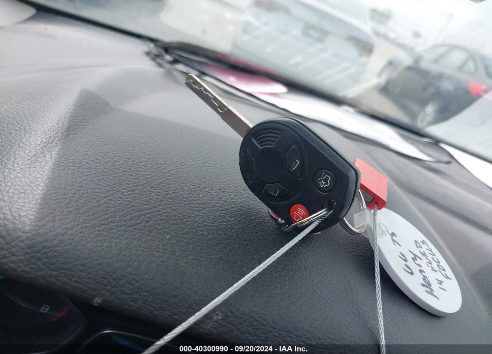2014 FORD FOCUS SE VIN: 1FADP3K28EL181924