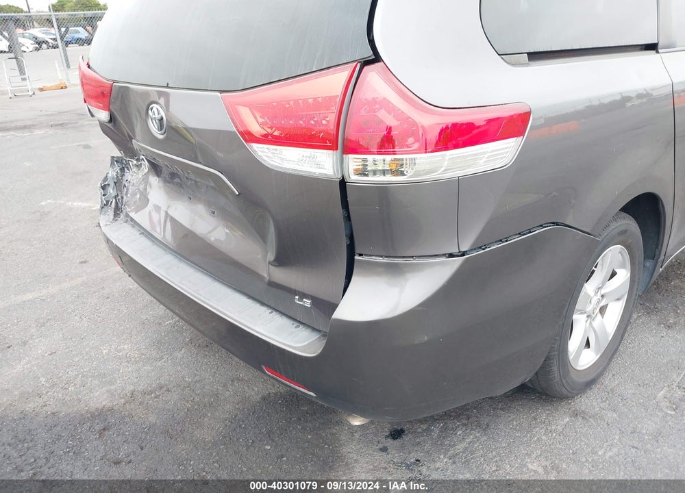 2013 TOYOTA SIENNA LE V6 8 PASSENGER VIN: 5TDKK3DCXDS368780