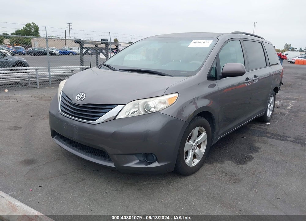 2013 TOYOTA SIENNA LE V6 8 PASSENGER VIN: 5TDKK3DCXDS368780