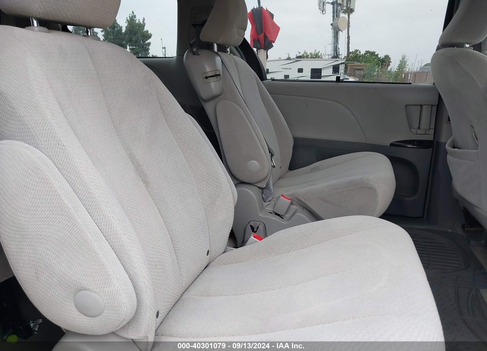 2013 TOYOTA SIENNA LE V6 8 PASSENGER VIN: 5TDKK3DCXDS368780