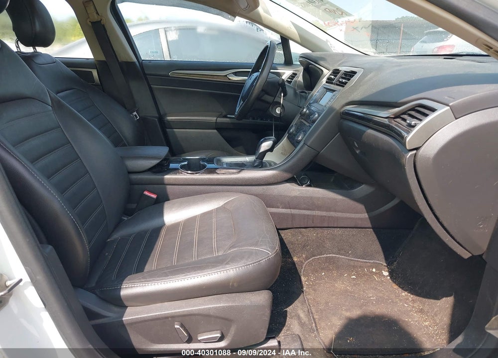 2015 FORD FUSION SE VIN: 1FA6P0HD6F5114311