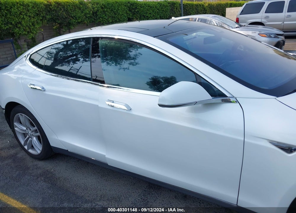 2014 TESLA MODEL S P85 VIN: 5YJSA1H14EFP53001