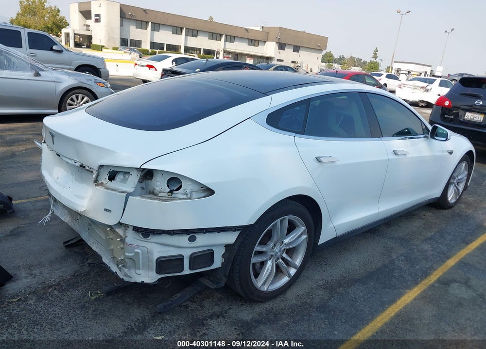 2014 TESLA MODEL S P85 VIN: 5YJSA1H14EFP53001