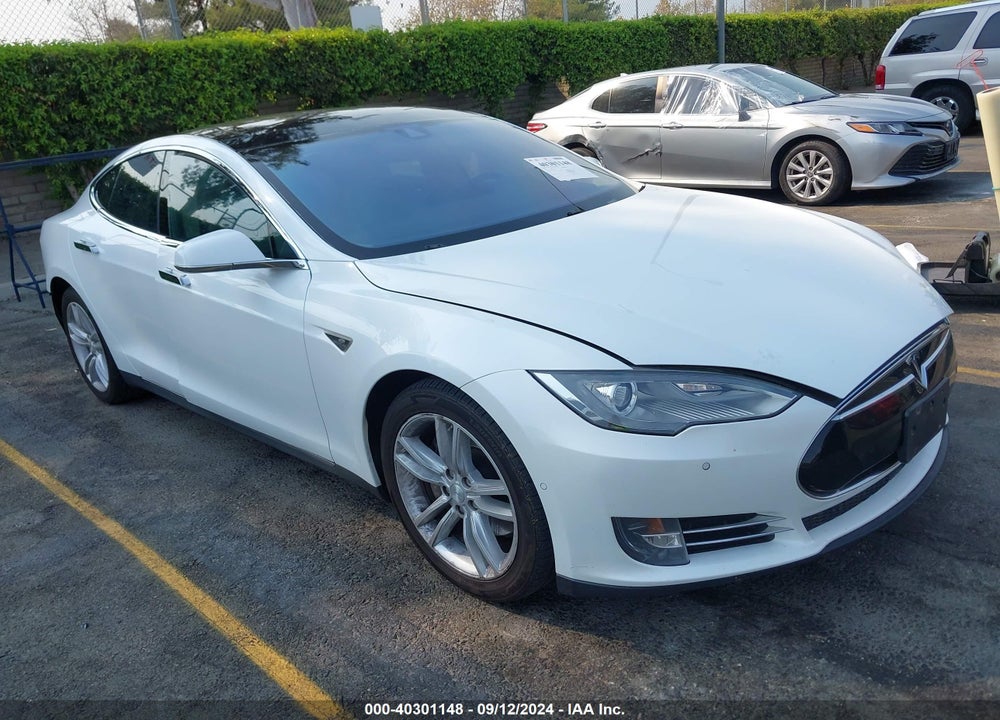 2014 TESLA MODEL S P85 VIN: 5YJSA1H14EFP53001