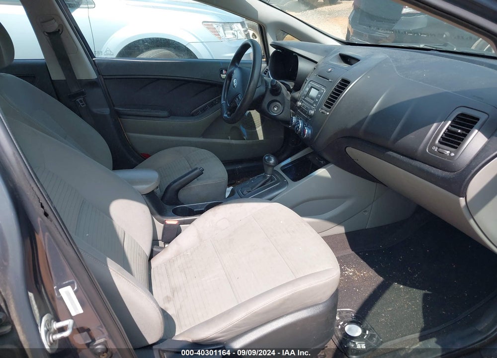 2015 KIA FORTE LX VIN: KNAFX4A68F5275950