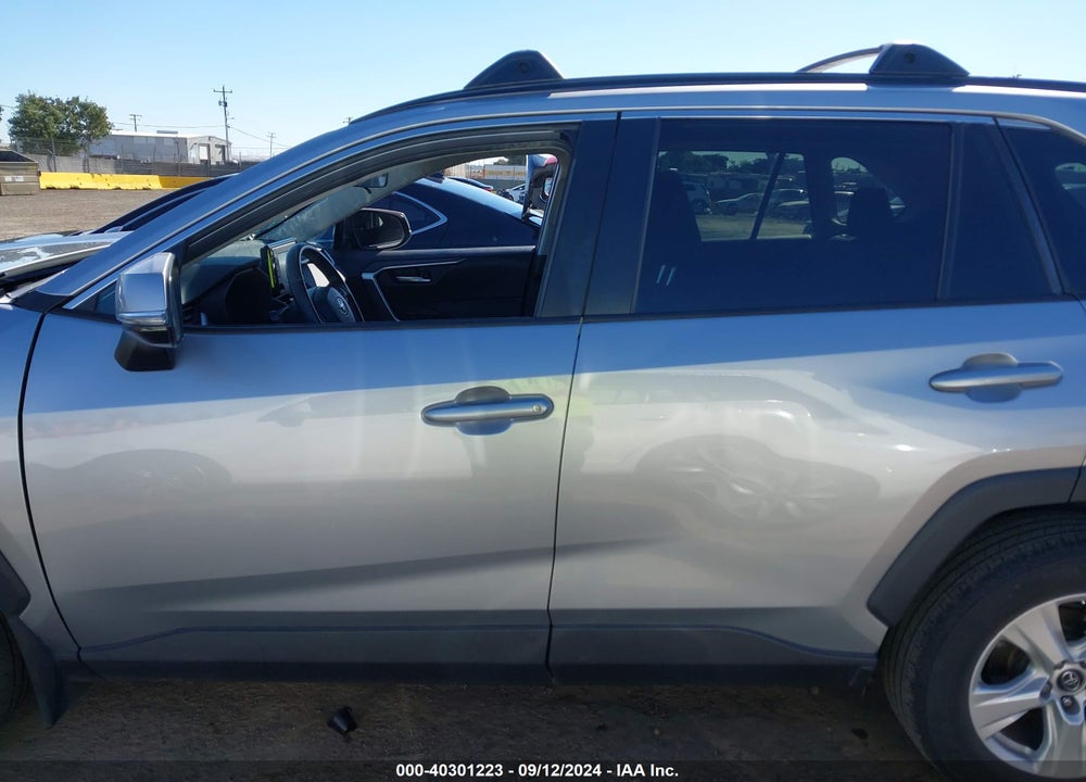 2020 TOYOTA RAV4 XLE VIN: 2T3W1RFV3LC067305