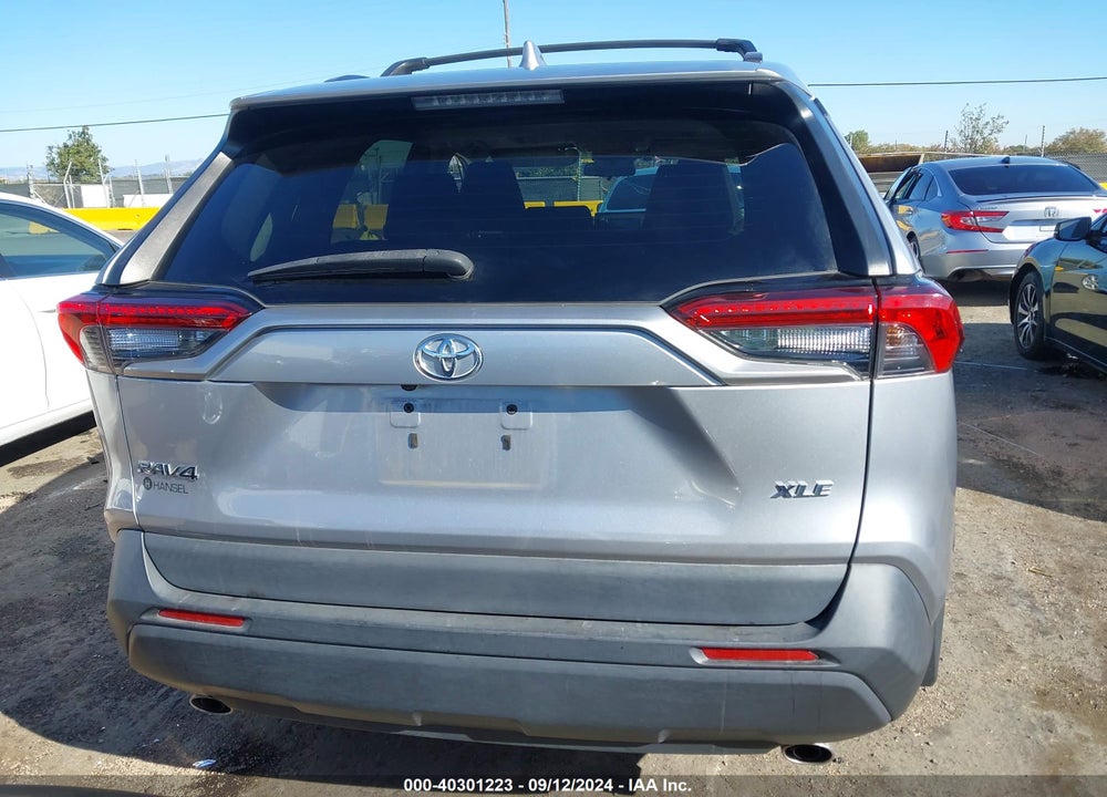 2020 TOYOTA RAV4 XLE VIN: 2T3W1RFV3LC067305