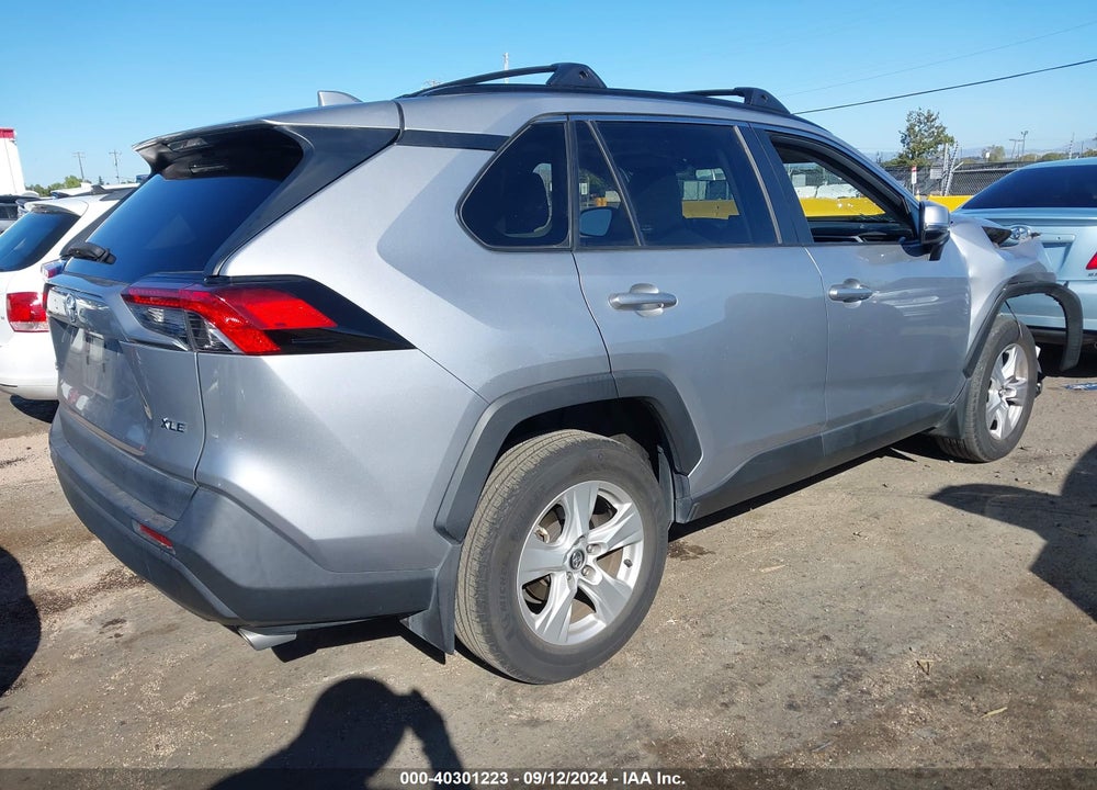 2020 TOYOTA RAV4 XLE VIN: 2T3W1RFV3LC067305