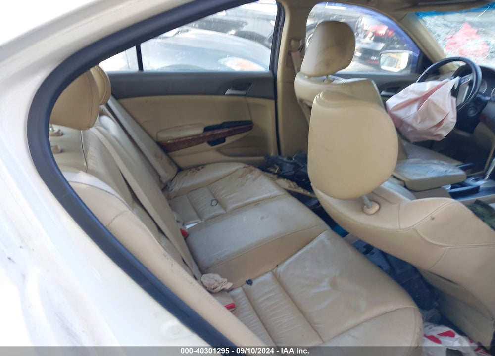 2010 HONDA ACCORD 2.4 EX-L VIN: 1HGCP2F88AA142658
