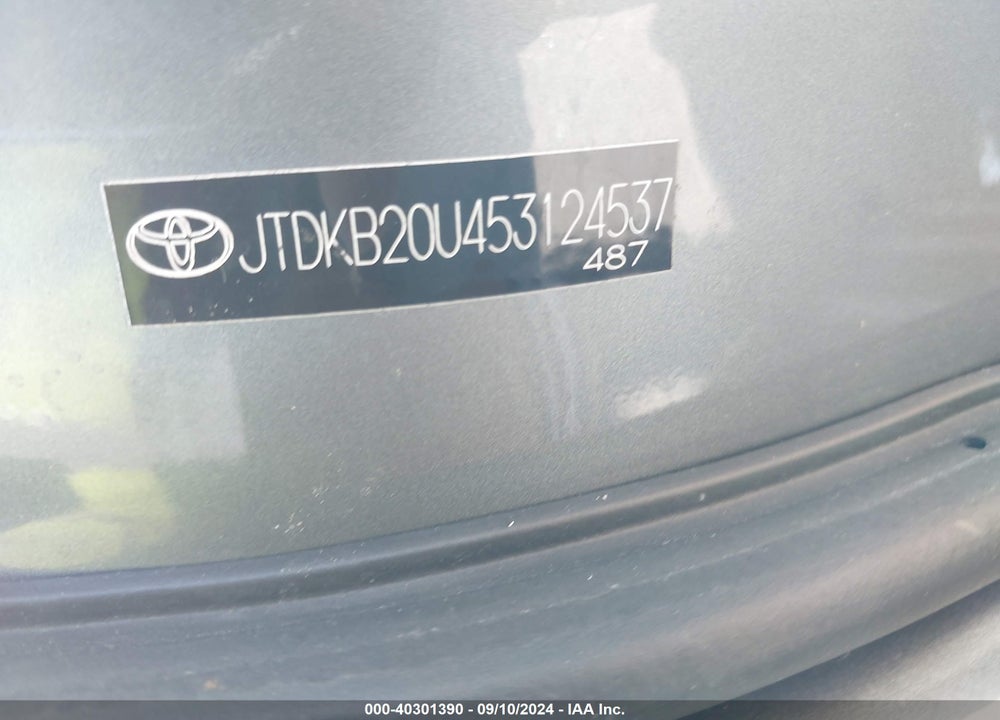 2005 TOYOTA PRIUS VIN: JTDKB20U453124537