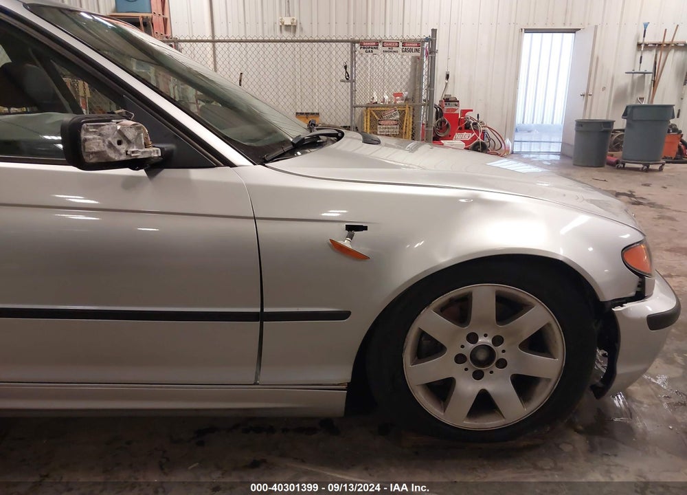 2005 BMW 325I VIN: WBAEV33485KX09582