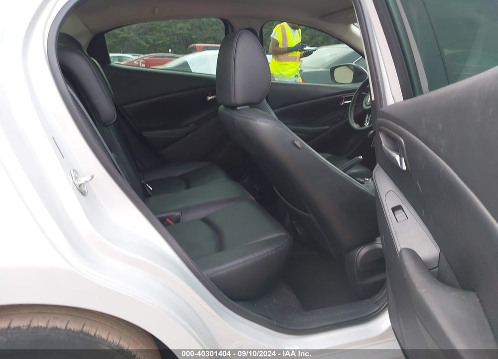 2019 TOYOTA YARIS VIN: 3MYDLBYV8KY517223