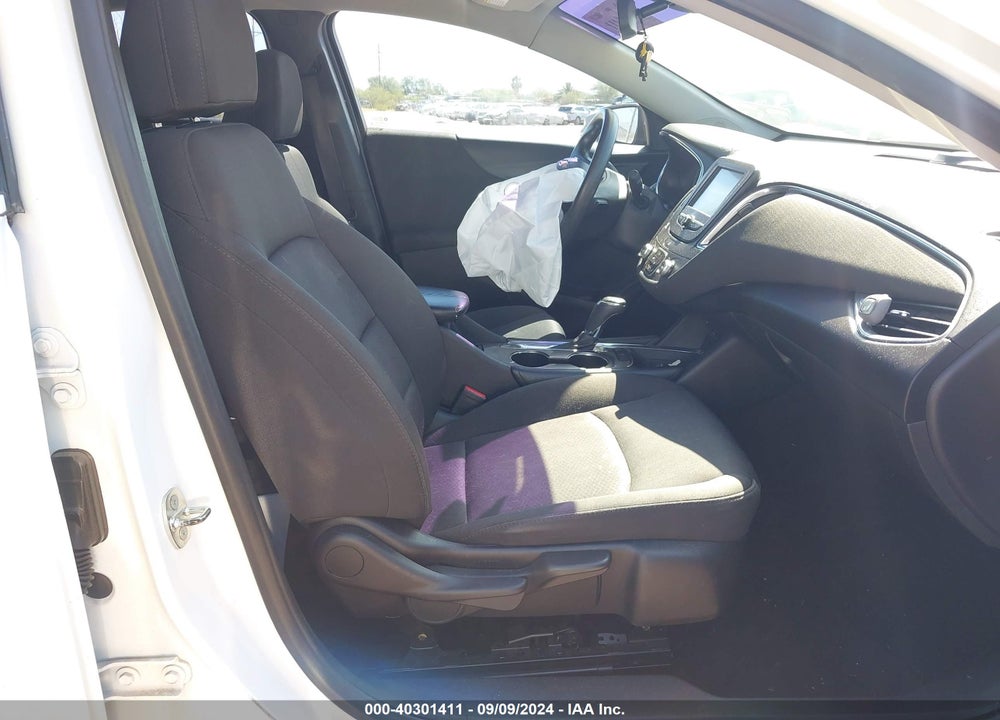 2018 CHEVROLET MALIBU LT VIN: 1G1ZD5ST6JF176266