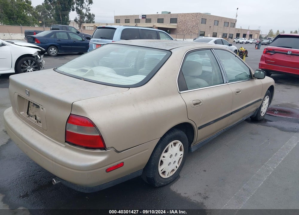 1995 HONDA ACCORD LX/EX VIN: 1HGCD5635SA117037