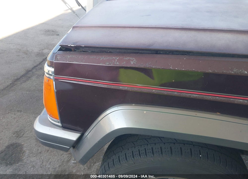 1991 JEEP CHEROKEE LAREDO VIN: 1J4FJ58S4ML638177
