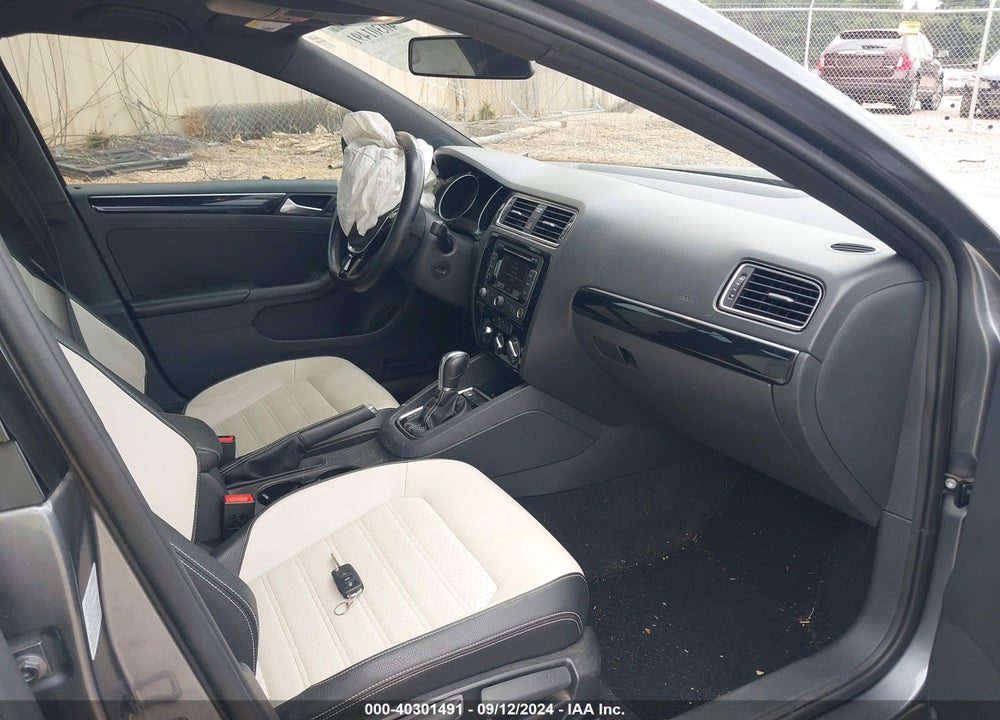 2015 VOLKSWAGEN JETTA 1.8T SPORT VIN: 3VWD17AJ2FM212819