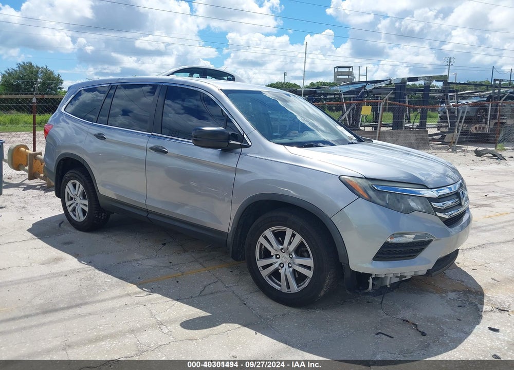 2017 HONDA PILOT LX VIN: 5FNYF6H18HB070022