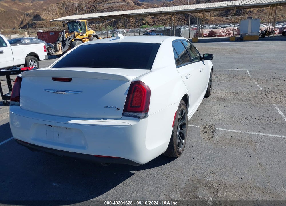 2018 CHRYSLER 300 VIN: 2C3CCABG0JH296496