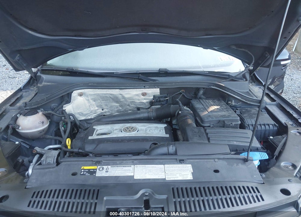 2016 VOLKSWAGEN TIGUAN SE VIN: WVGBV7AX6GW526103