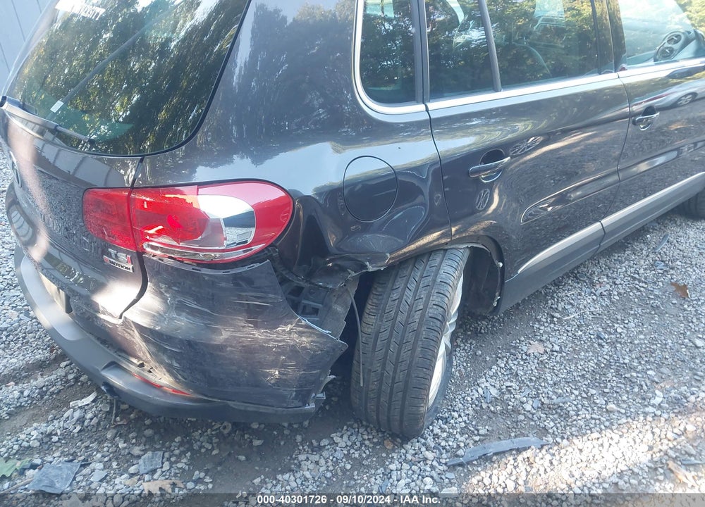 2016 VOLKSWAGEN TIGUAN SE VIN: WVGBV7AX6GW526103